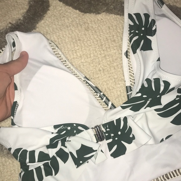 Cupshe swimsuit. Worn once. Size small - Picture 3 of 4
